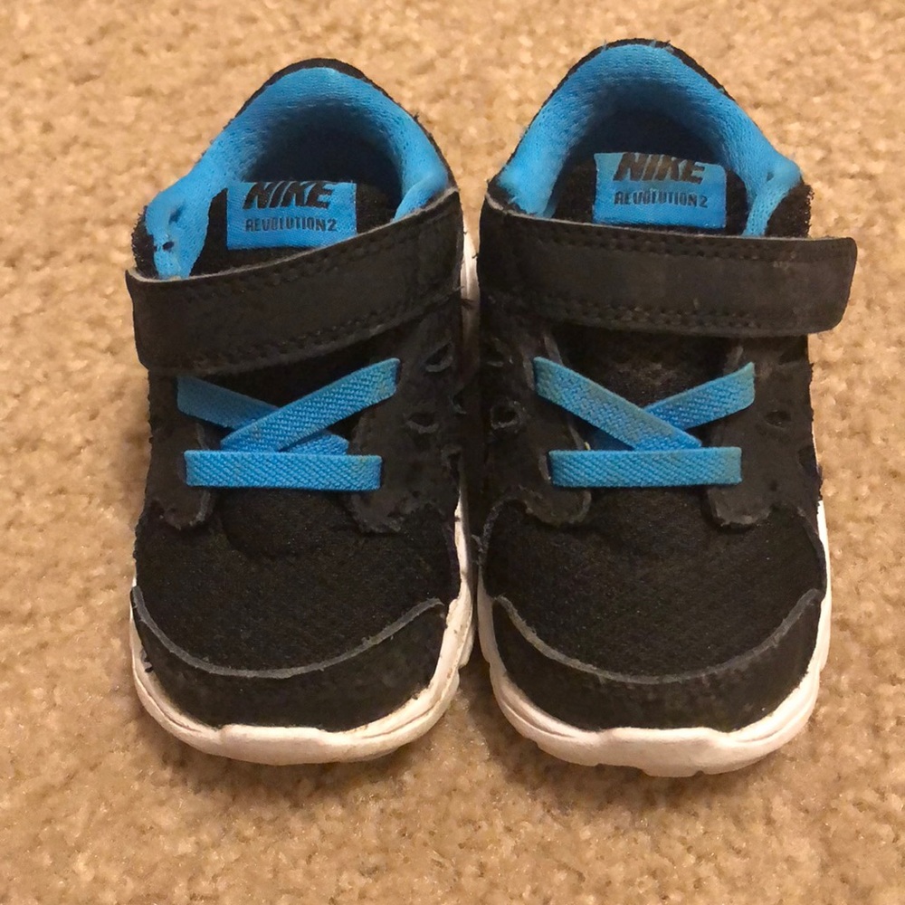 Nike tennis shoes